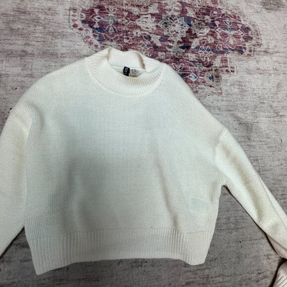 Divided by H&M Women's Light Cream Sweater Size XXS In Great Shape!!! - Picture 2 of 5